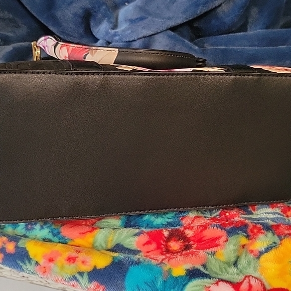 Steve Madden BLK Floral Brelli DR124790 Cross body-Handbag NWT! - Picture 9 of 16